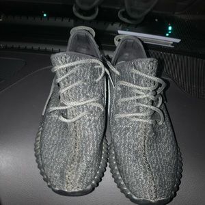 350 yeezy boost black pirate